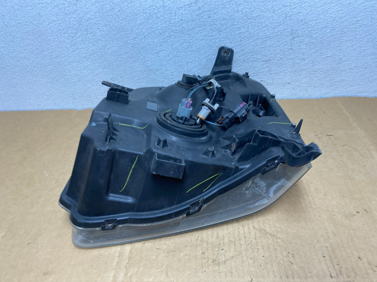 2007-2014 GMC Yukon Halogen Headlight Right Passenger Side AC8454 DW6