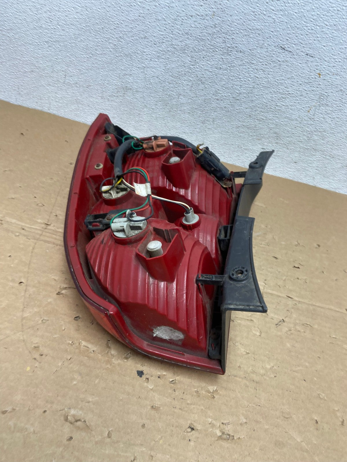 2005 to 2008 Kia Sportage Left Driver Side LH Side Tail Light AD4112 LK6