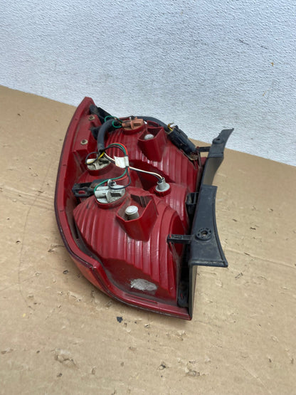 2005 to 2008 Kia Sportage Left Driver Side LH Side Tail Light AD4112 LK6