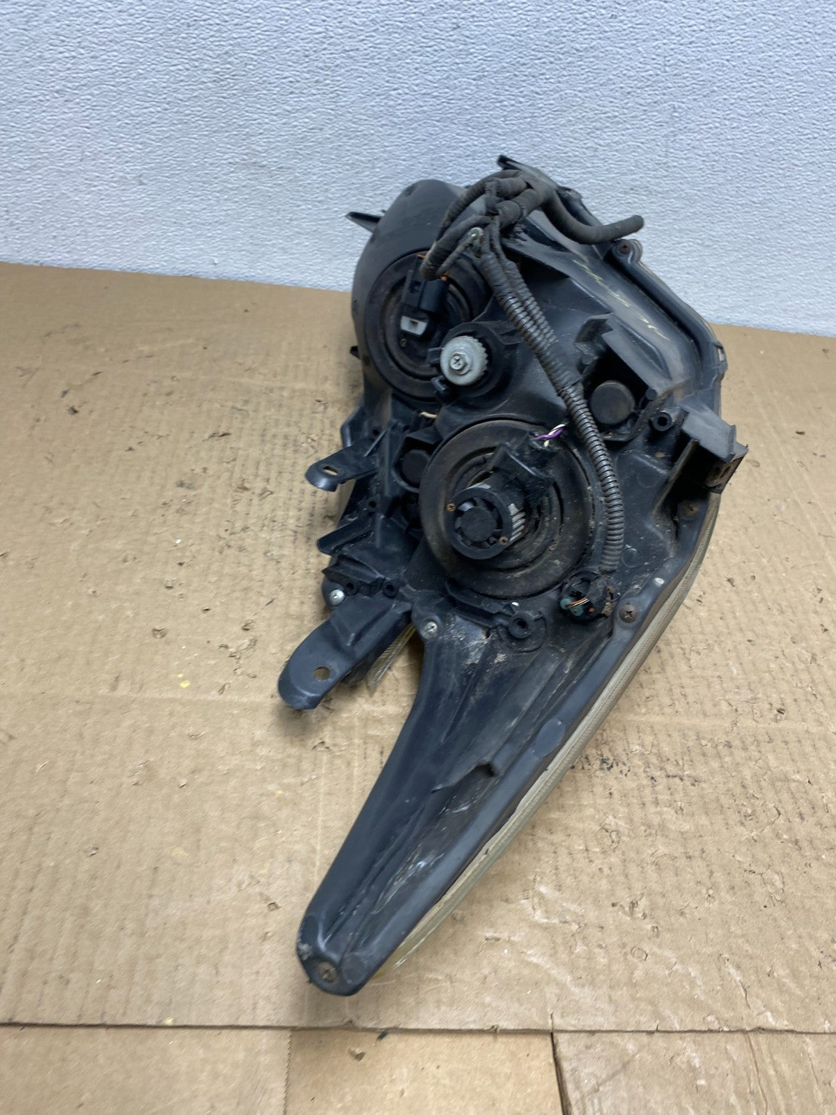 2010 - 2011 Toyota Prius Left Driver LH Blue Halogen Headlight Oem AC4092 DW10