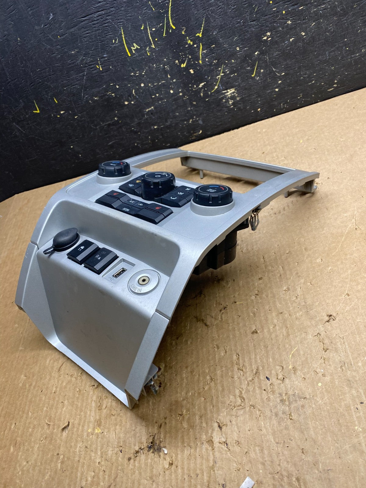 2009 to 2012 Ford Escape Ac Heater Climate Radio CD Player Control Oem z4419  DG3