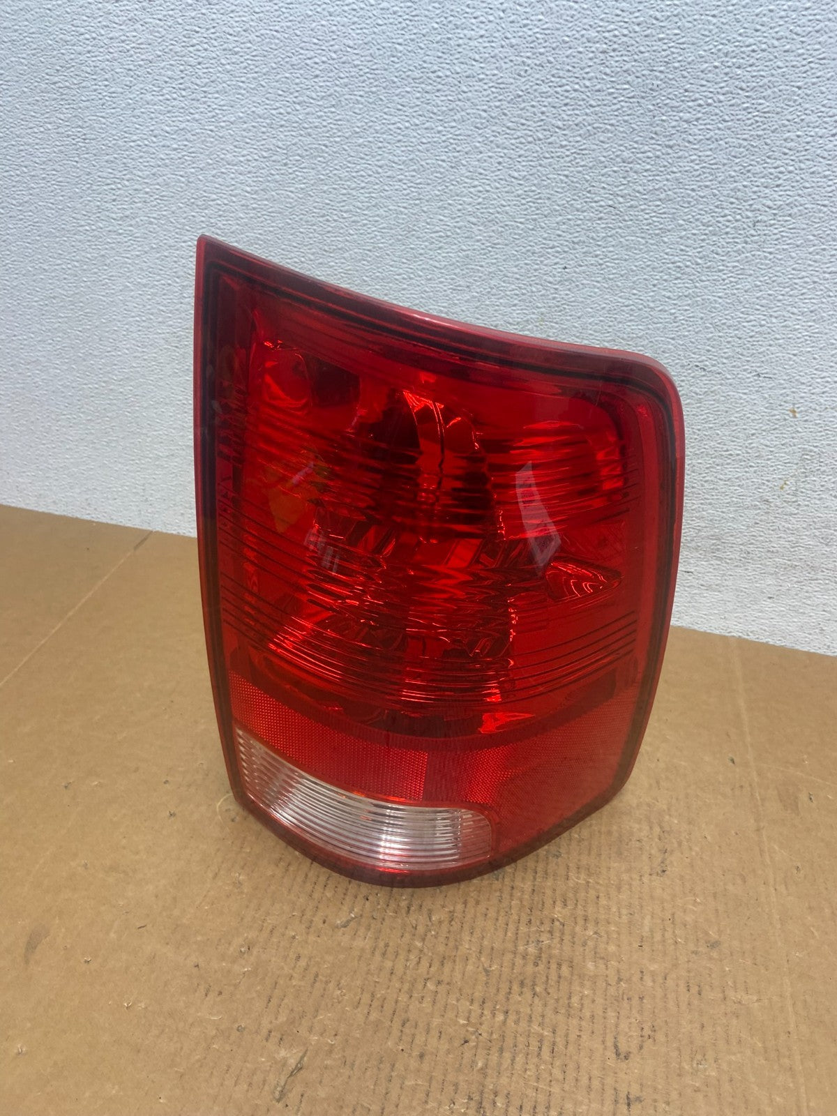 2010 to 2018 Dodge Ram 1500 Right Passenger RH Side Tail Light AE0532 DW0