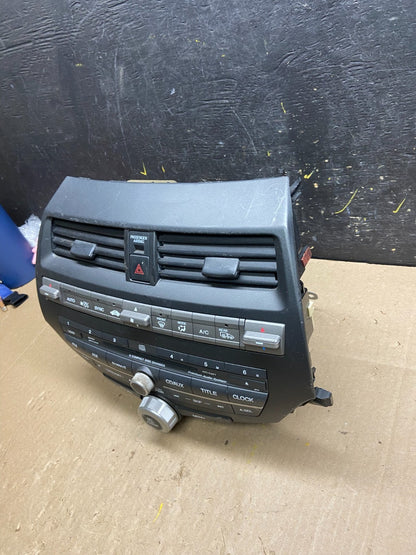 2008 to 2012 Honda Accord Front Radio Control AM./FM CD Climate Control T9404 DG2