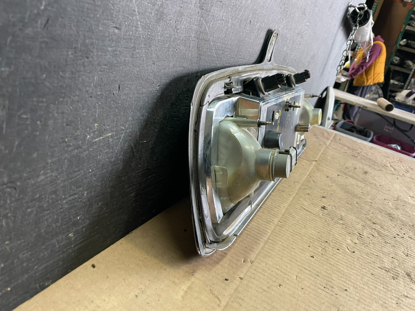 2000- 2002 Lincoln LS Rear Finish Panel Trunk Panel Chrome OEM J4095 DG9