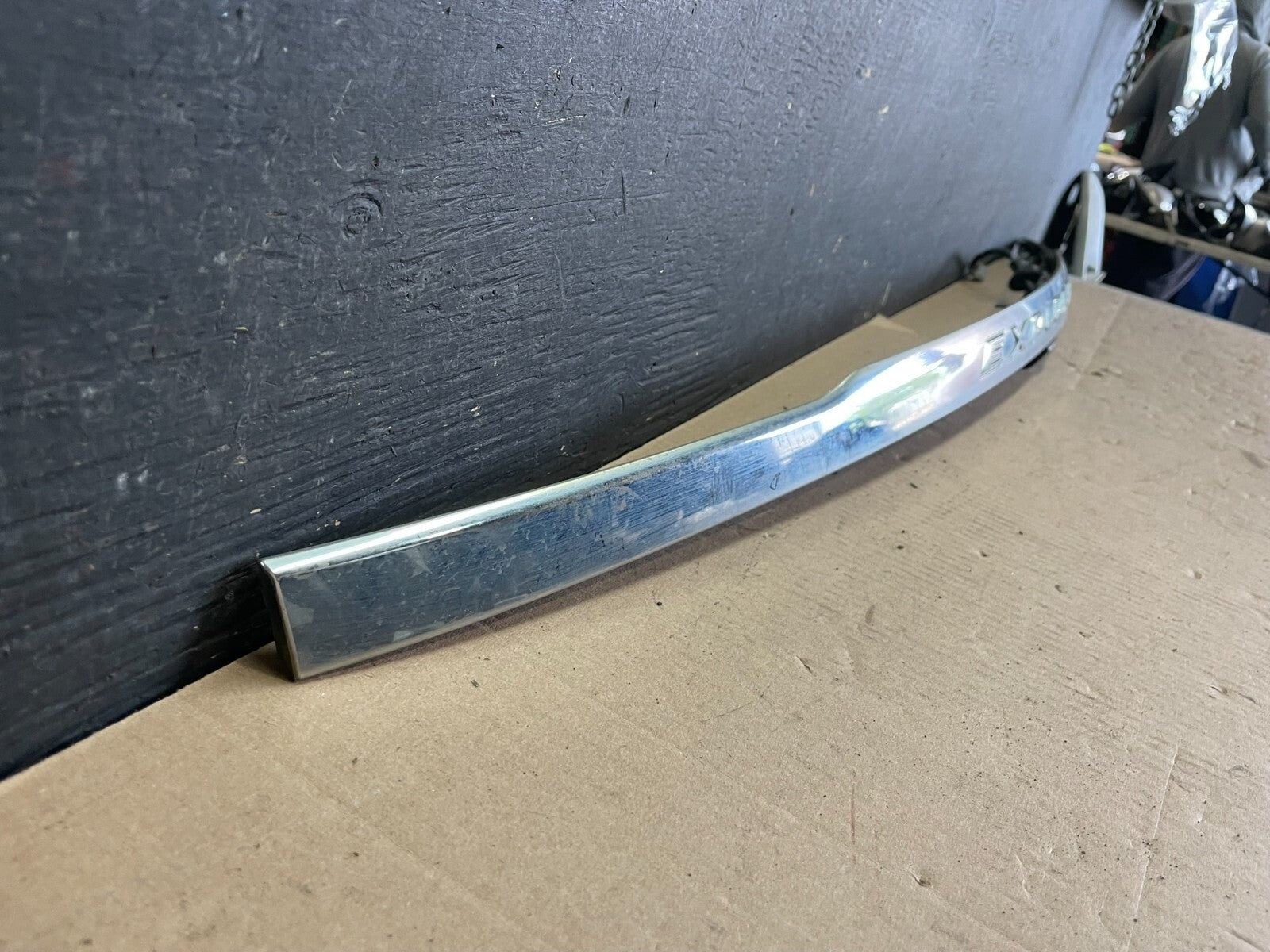 2011 to 2014 Ford Explorer Rear Tailgate Gate Trim Molding With Camera M8186 DG2