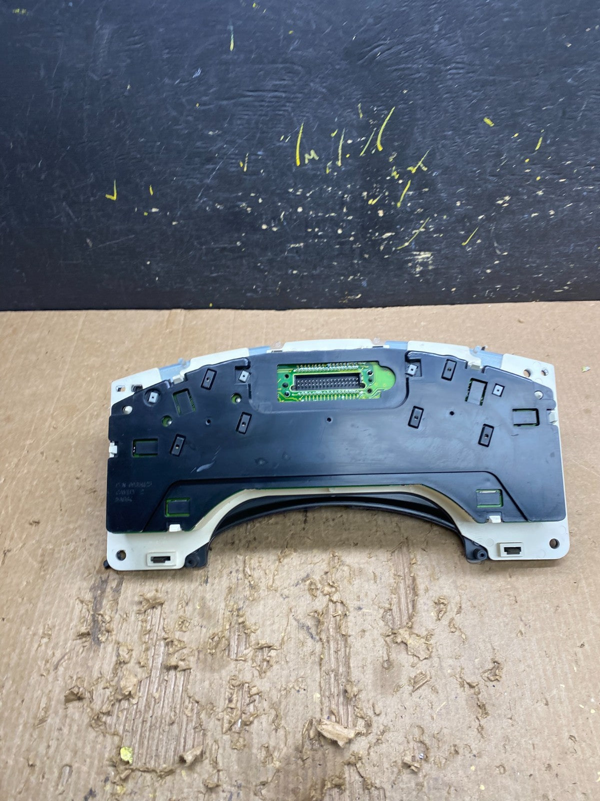 2001 to 2002 Chevrolet Express Speedometer Cluster Gauge OEM  Z9752 DG5