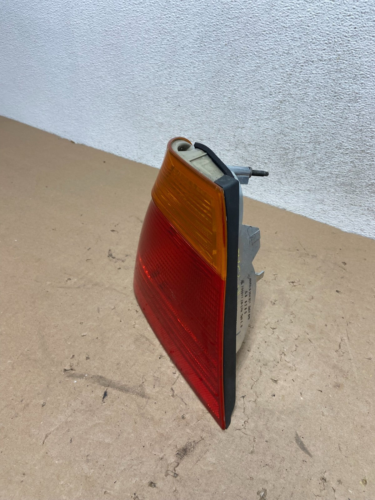 1999-2001 BMW 325i 330i E46 Left Driver LH Tail Light AG43161