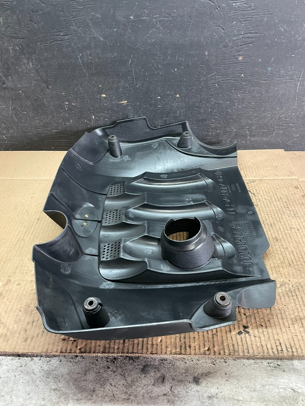 2005 to 2007 Kia Sportage 2.0L Engine Motor Cover J4201 PS6