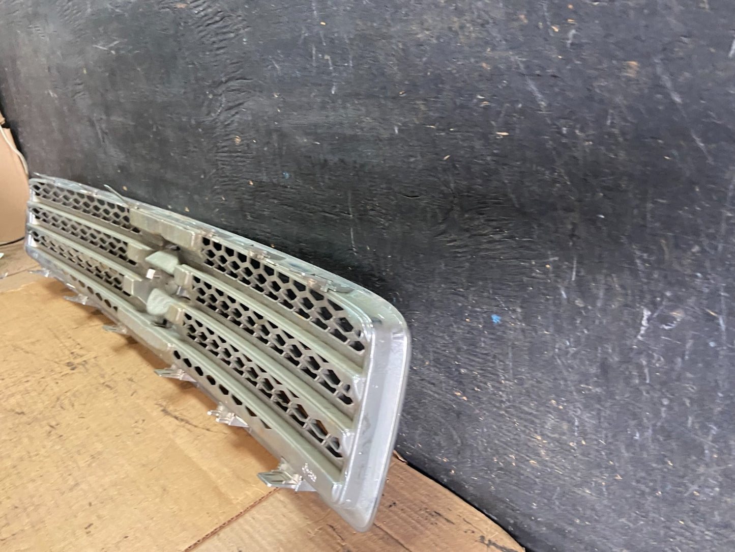 2009 to 2011 Nissan Maxima Front Upper Grill Grille Aftermarket Q9949 DG4