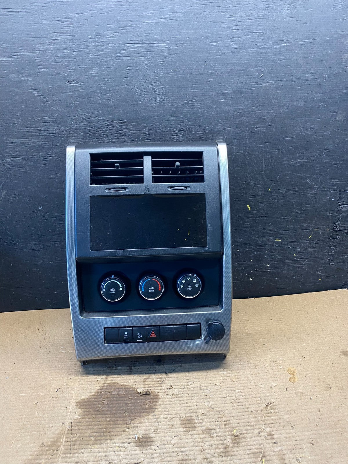 2008 to 2012 Jeep Liberty Dash Climate Temperature Control Radio Bezel r2722 DG0