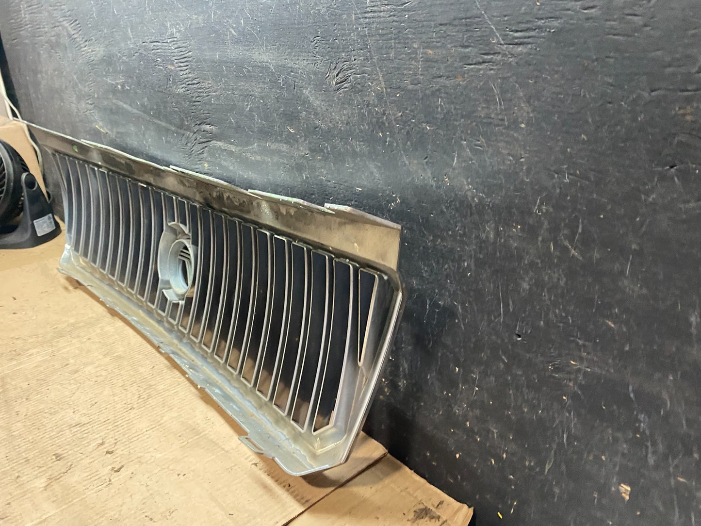 2002 to 2005 Mercury Mountaineer Front Upper Grill Grille Oem T0005 DG8