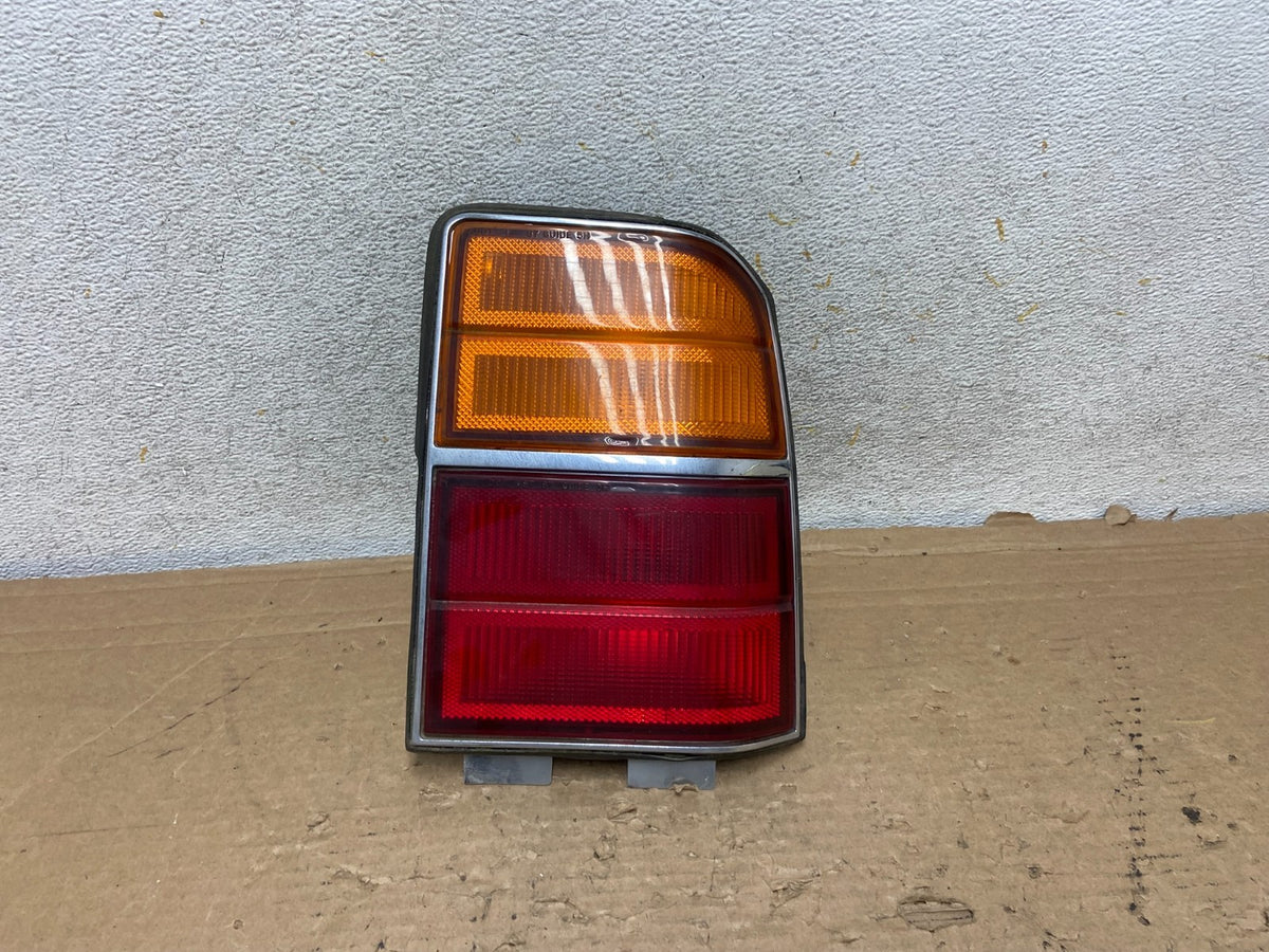 1986 Oldsmobile Delta 88 Eighty Eight Right Passenger Side Tail Light ah9181 DG0