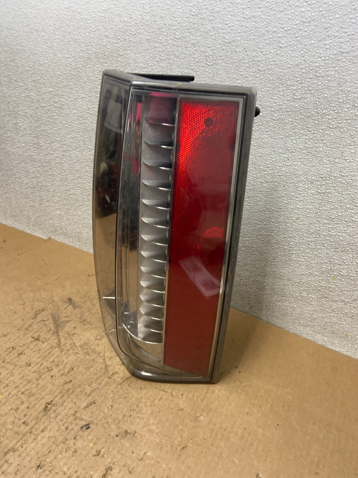 2007 to 2014 Cadilla Escalade Driver Side Right Passenger Side Tail Light AA00831