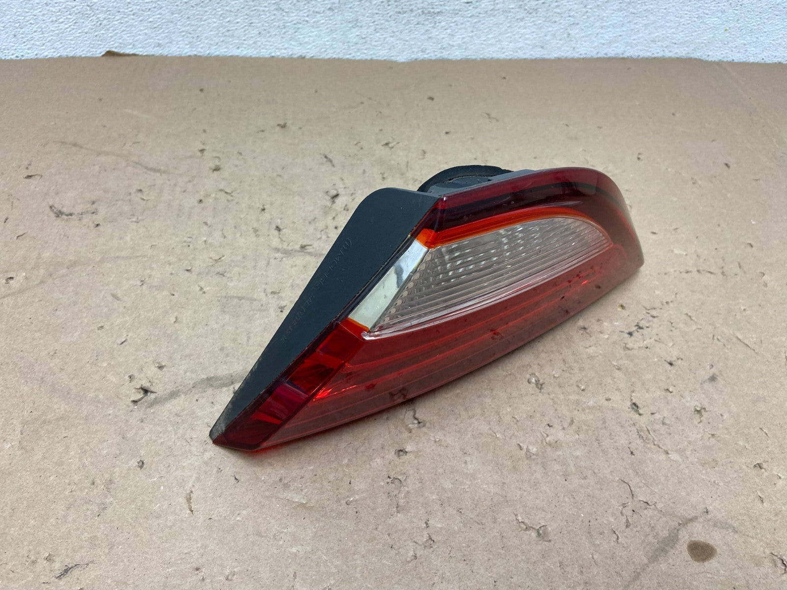 2015 to 2017 Chrysler 200 Sedan Right Passenger Inner Tail Light AG43422