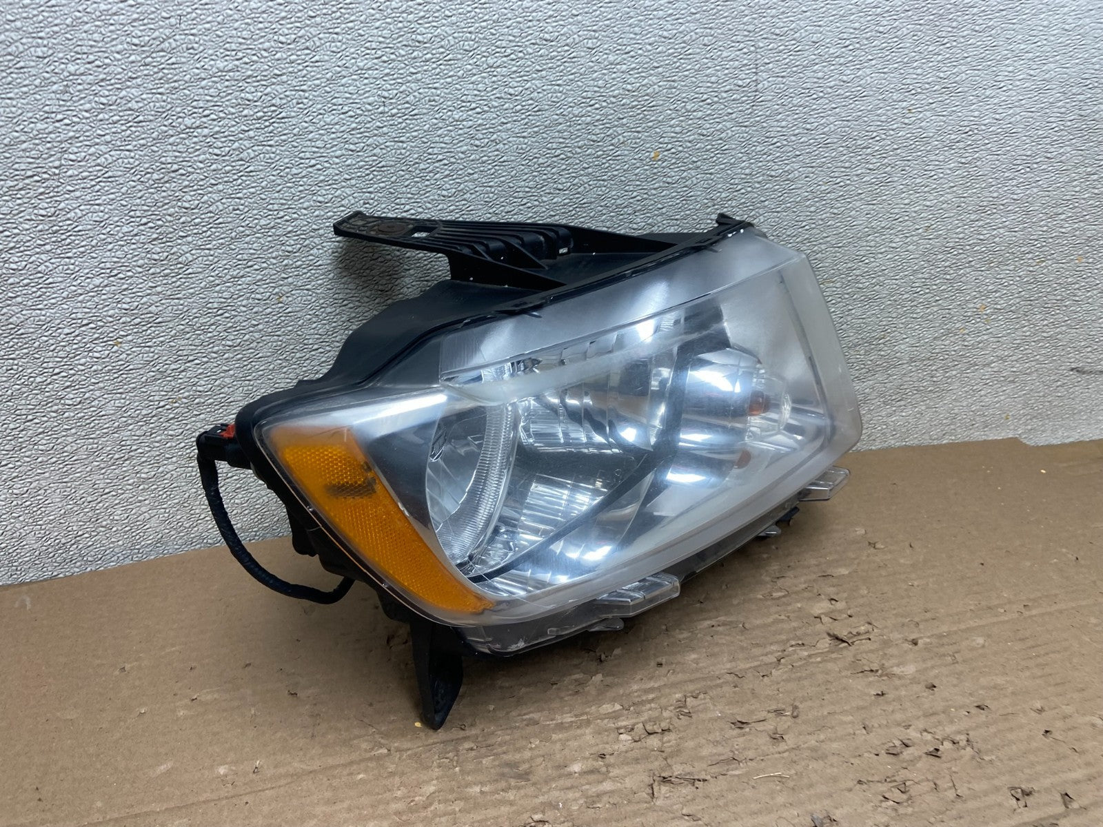 2011-2013 Jeep Grand Cherokee Right Passenger Halogen Headlight AB1603 DW2