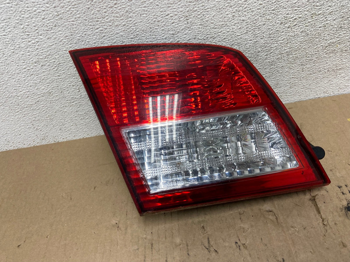 2002-2004 Infiniti i35 Inner Light Left Driver Side Tail Light AF5971 LK0