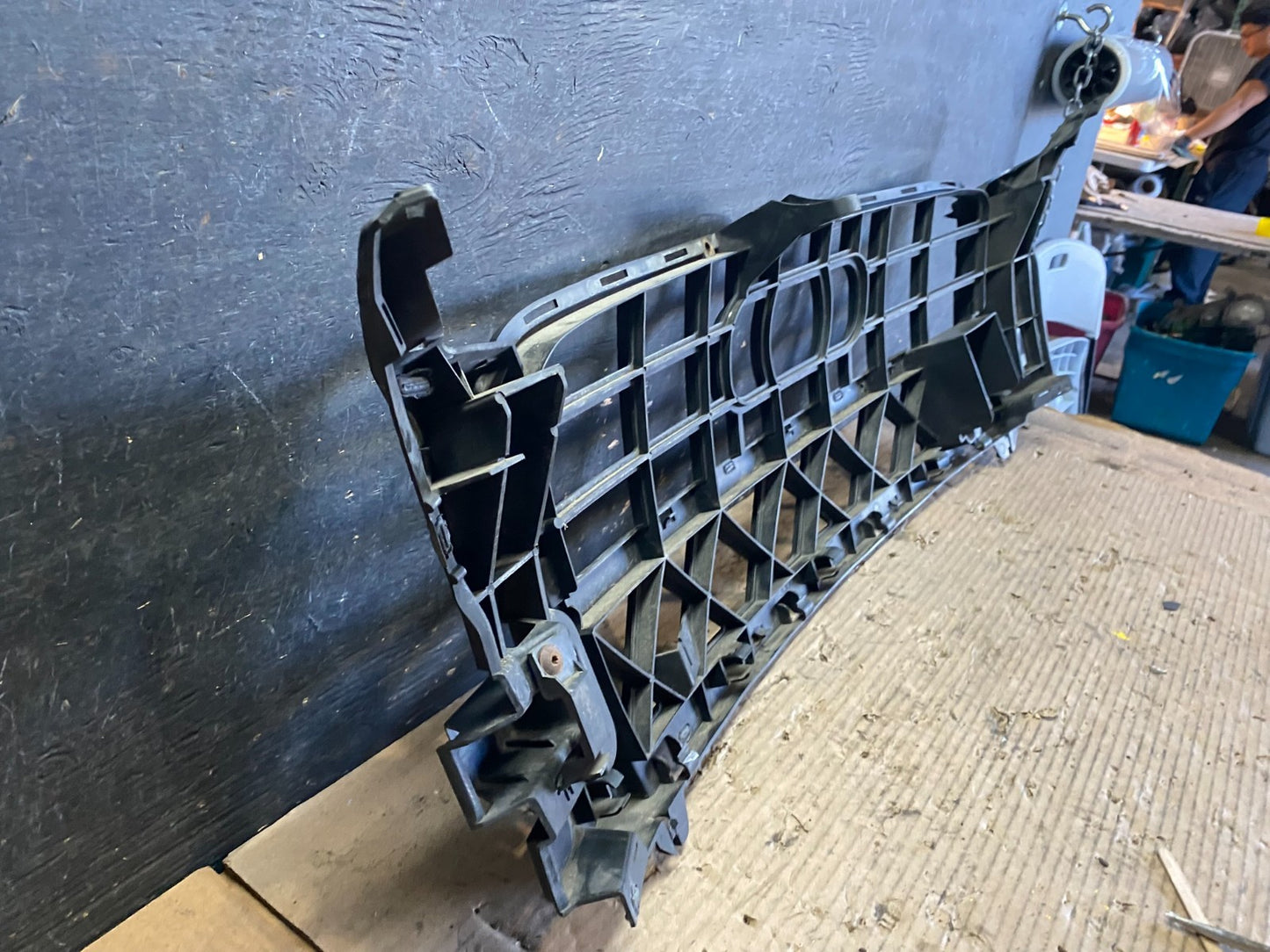 2007 2008 2009 Audi Q7 Front Bumper Cover Grill Support Reinforcement S5873 DG5