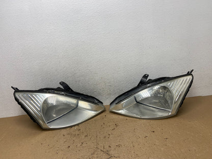 2000 to 2002 Ford Focus Left+Right Set Halogen Headlights AF8333 DW0