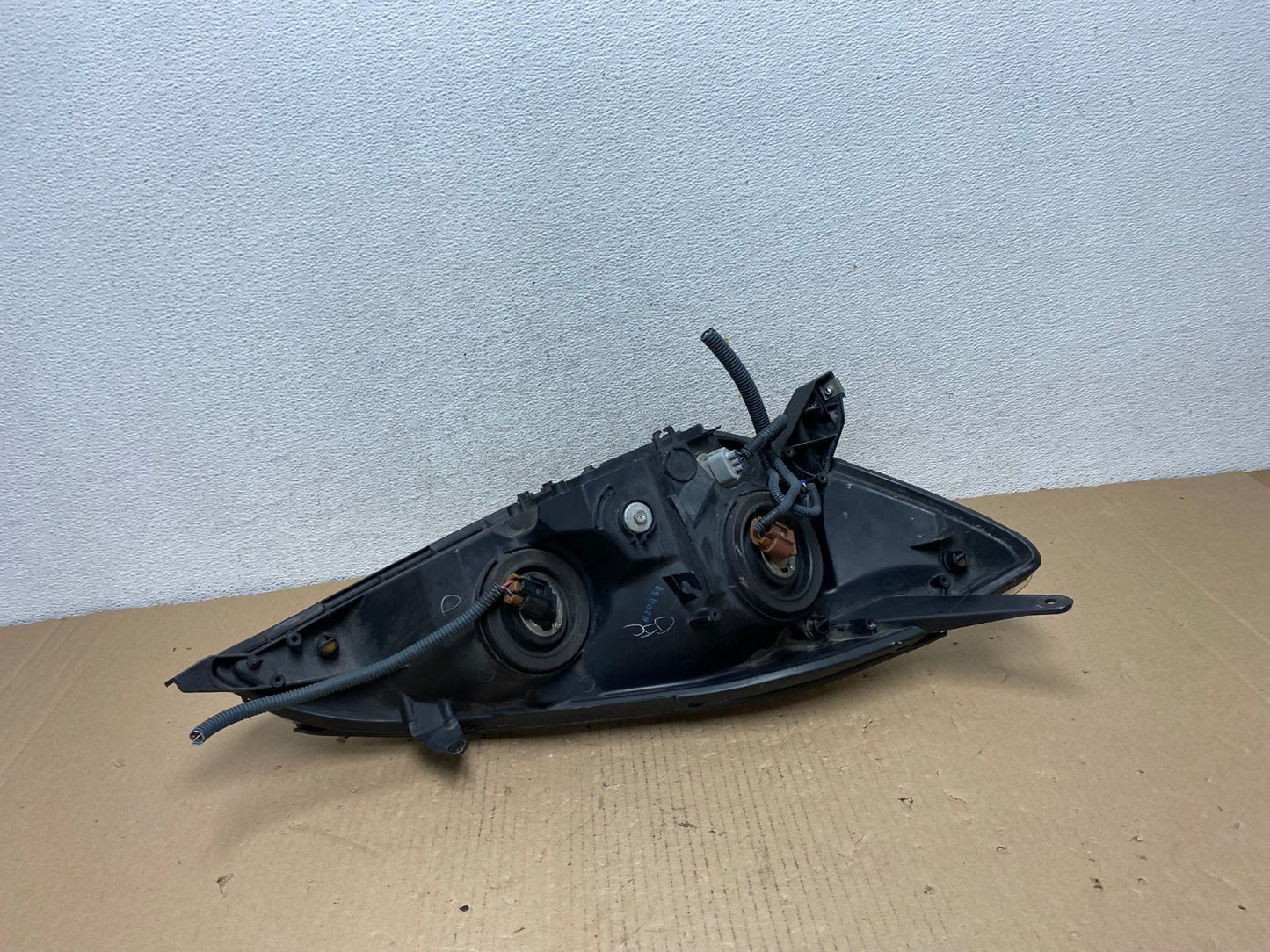 2004-2005 Toyota Sienna Left Driver LH Side Halogen Headlight AF3145 LK4