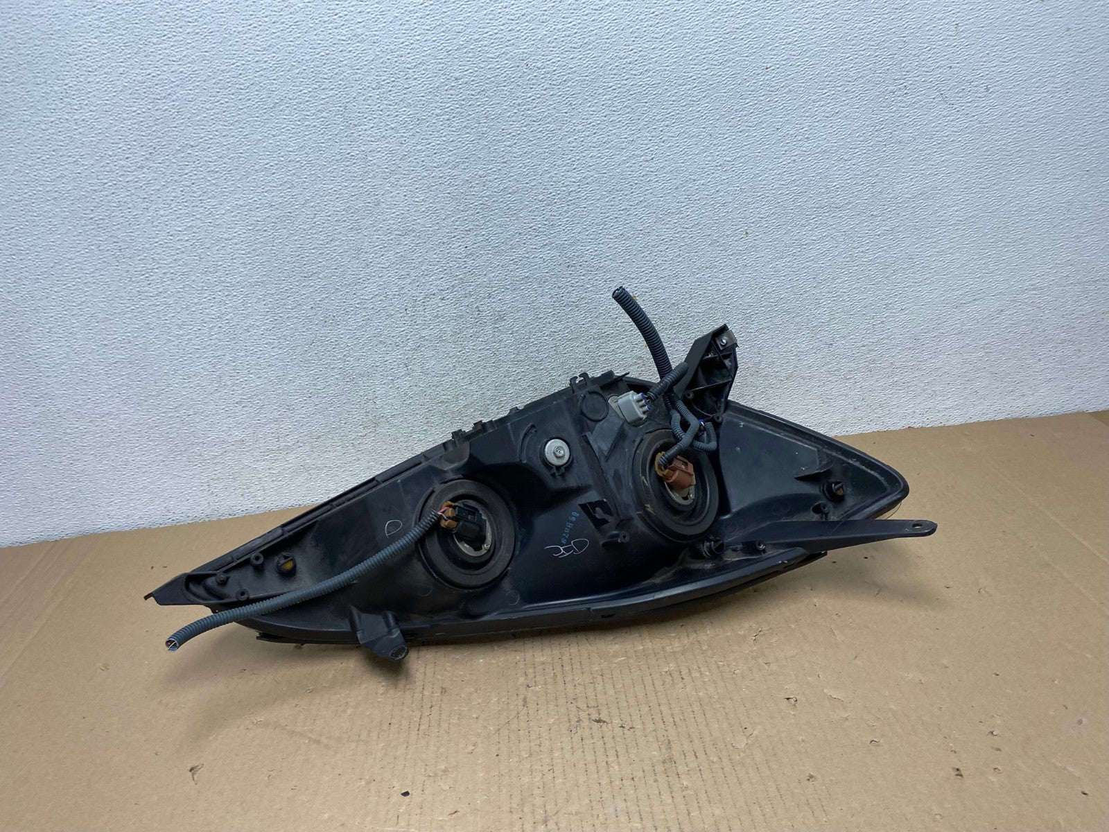 2004-2005 Toyota Sienna Left Driver LH Side Halogen Headlight AF3145 LK4