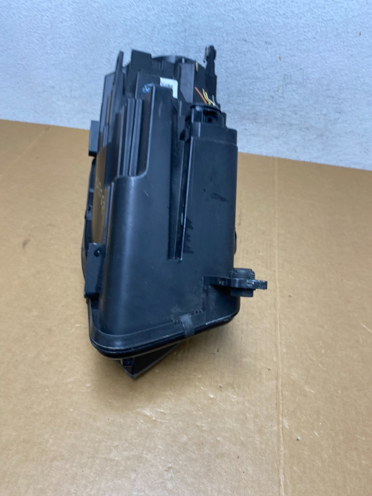 2016-209 Volkswagen Passat Left Driver LH Side Halogen Headlight AD9062 DG6