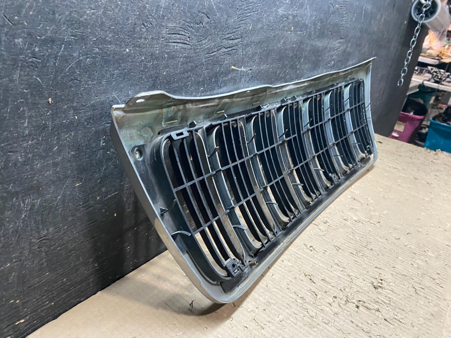 1999 to 2003 Jeep Grand Cherokee Front Upper Grill Grille Oem  X8254 DG5