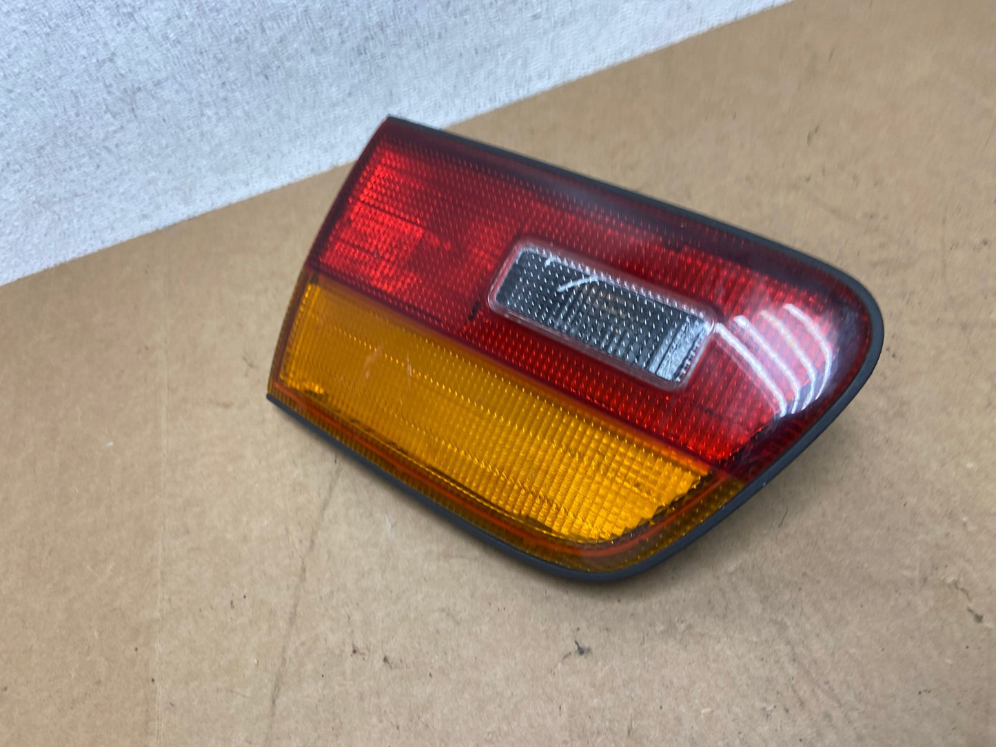 1998 1999 2000 Toyota Sienna Right Passenger Inner Tail light AE3097 LK1