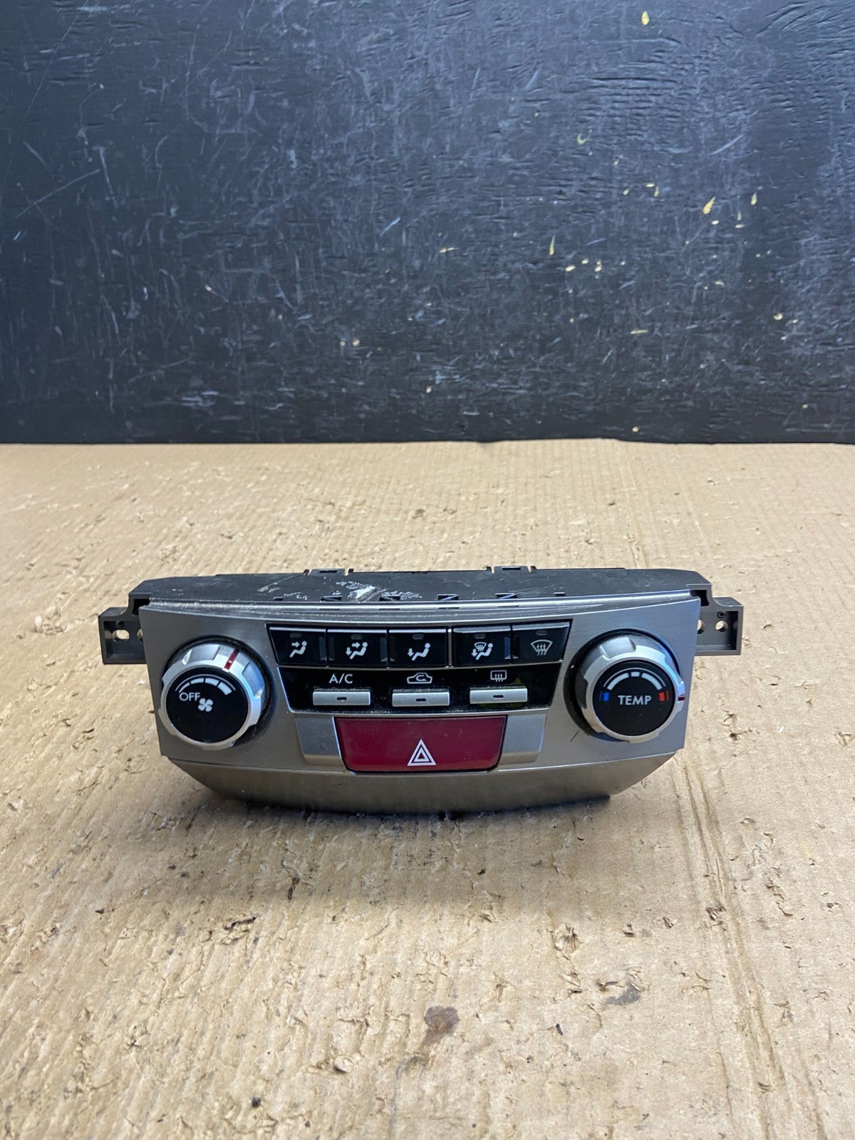 2010 - 2014 Subaru Outback Legacy A/C Heater Climate Control Unit AF1730 DG0
