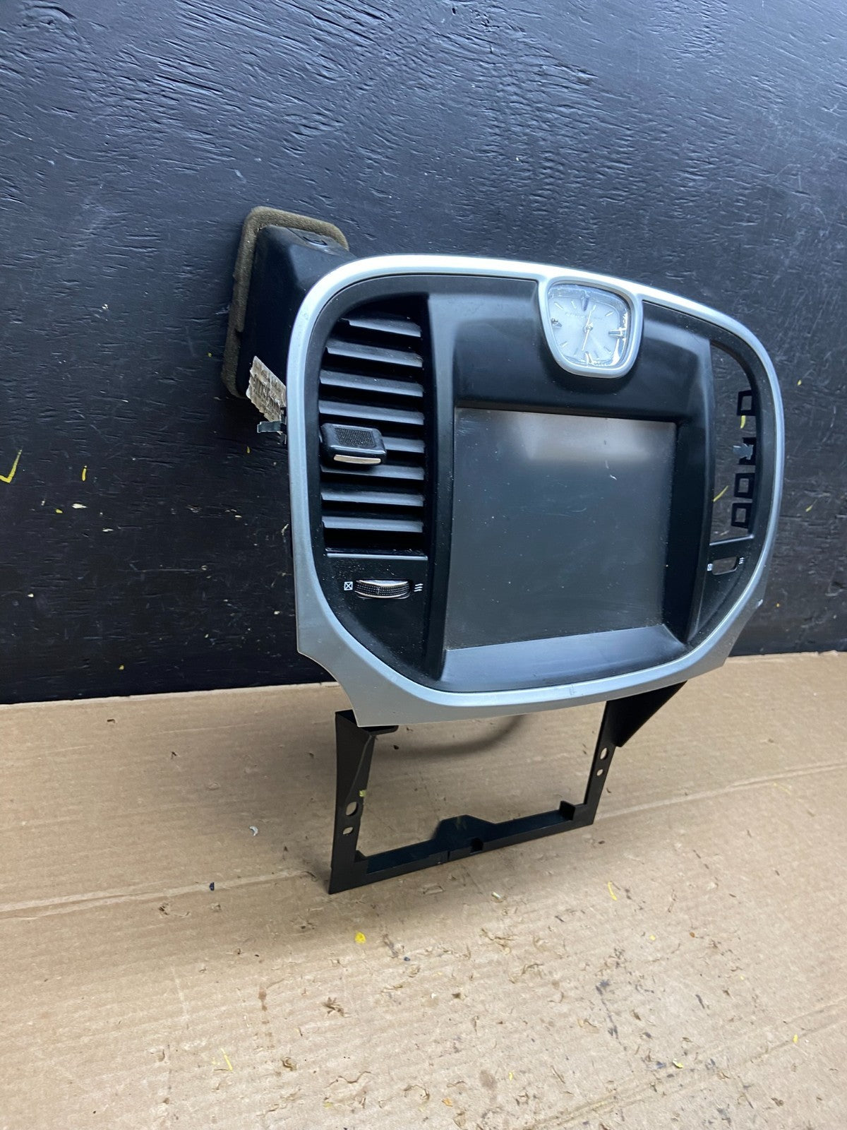 2011-2014 Chrysler 300 Dash A/C Climate Control Screen Radio Bezel OEM w9804 DG1