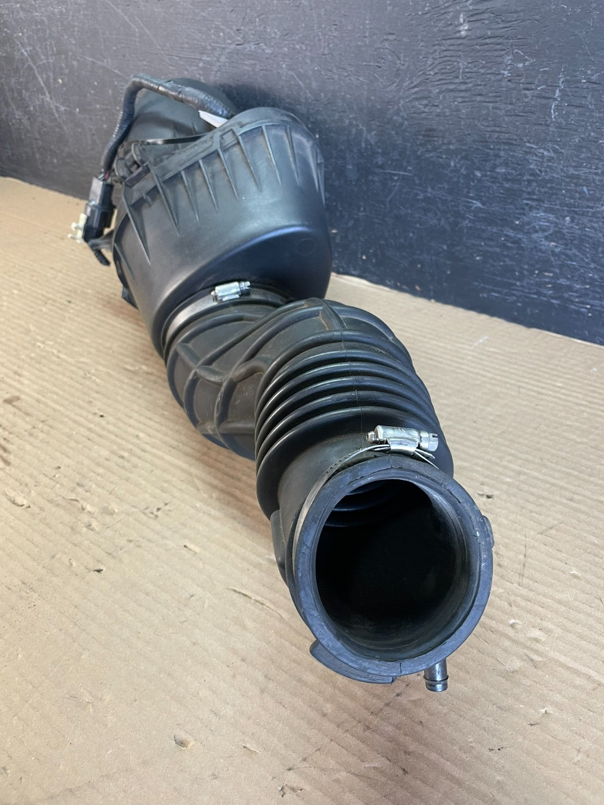 1999-2004 Ford Mustang 3.8L V6 Air Intake Housing Cleaner Box af3498 DG3