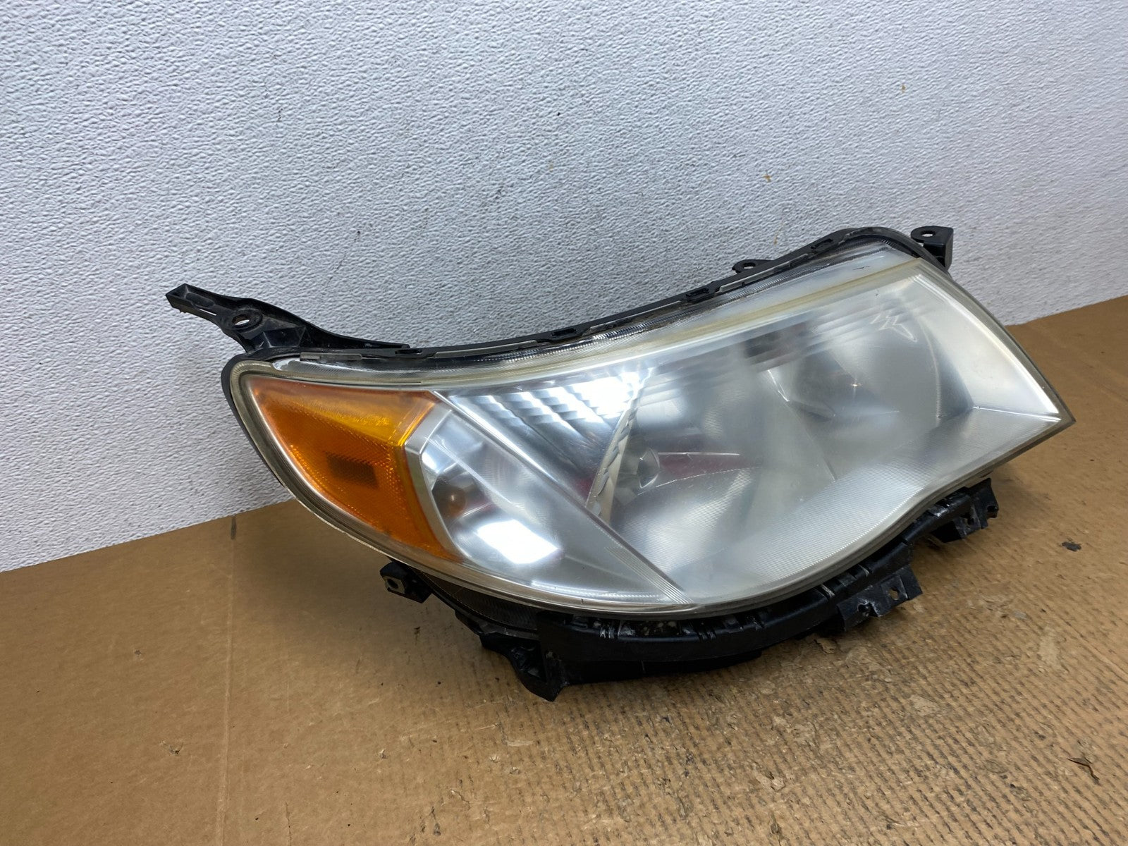 2009 - 2013 Subaru Forester Right Passenger Side Halogen Headlight AE2789 DW2