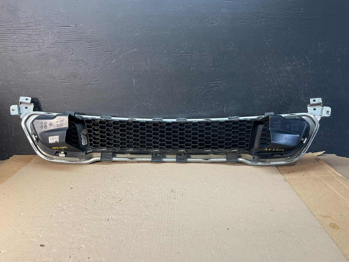 2014 to 2018 Jeep Cherokee Front Lower Bumper Cover Grille AE3336 DG3
