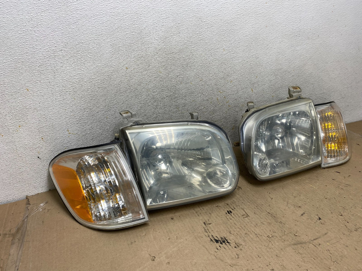 2005-2007 Toyota Sequoia Left+Right Side Halogen Headlights DEPO AH7710 DG1