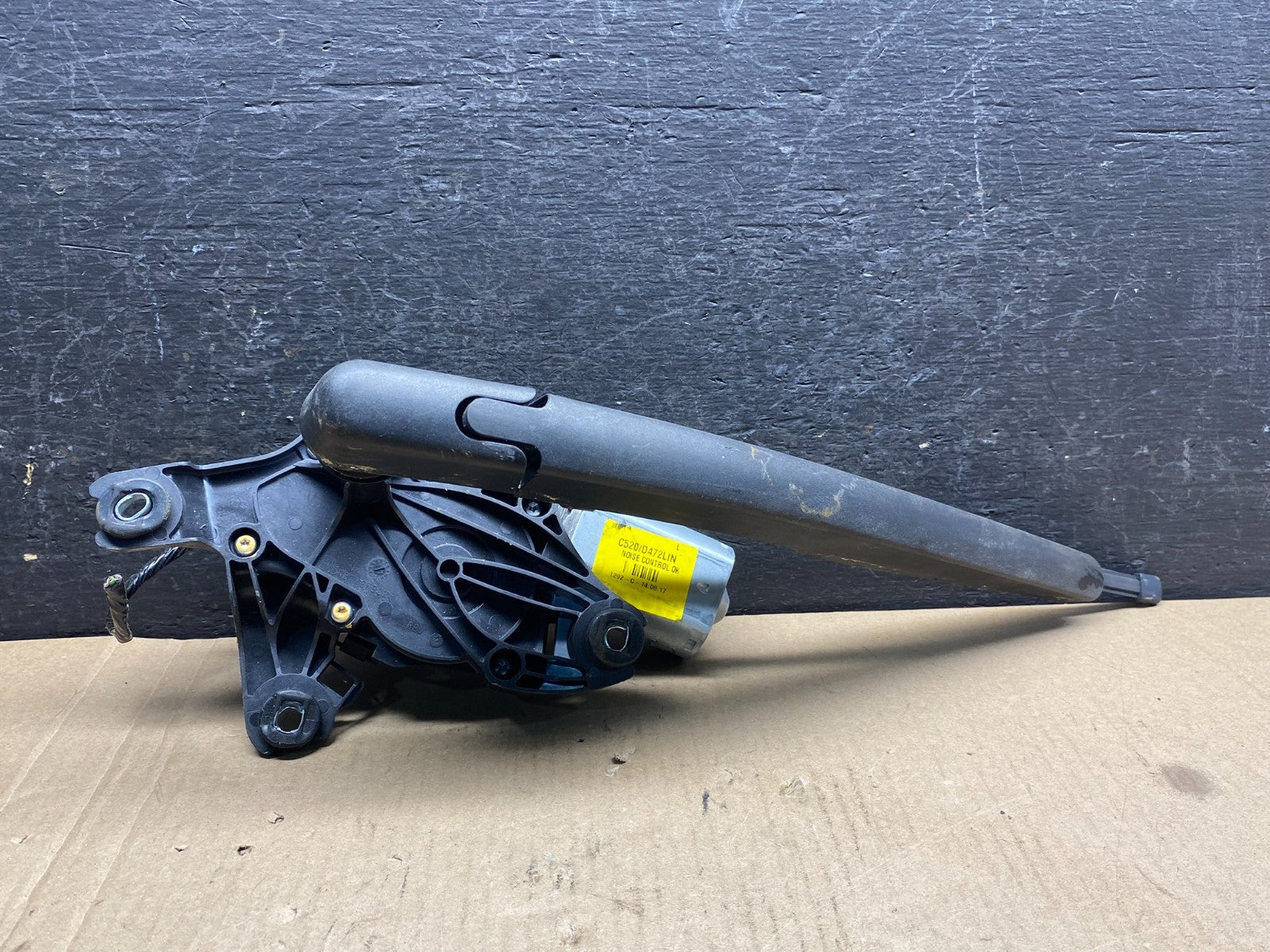 2013 to 2019 Ford Escape Rear Windshield Wiper Motor AG3595 DG0