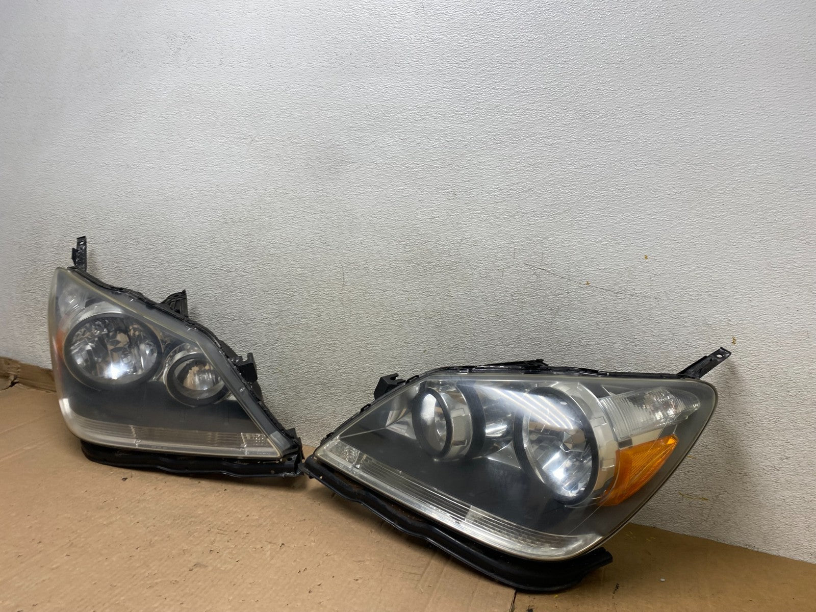 2005 2006 2007 Honda Odyssey Left+Right Set Halogen Headlights U8560 DW1