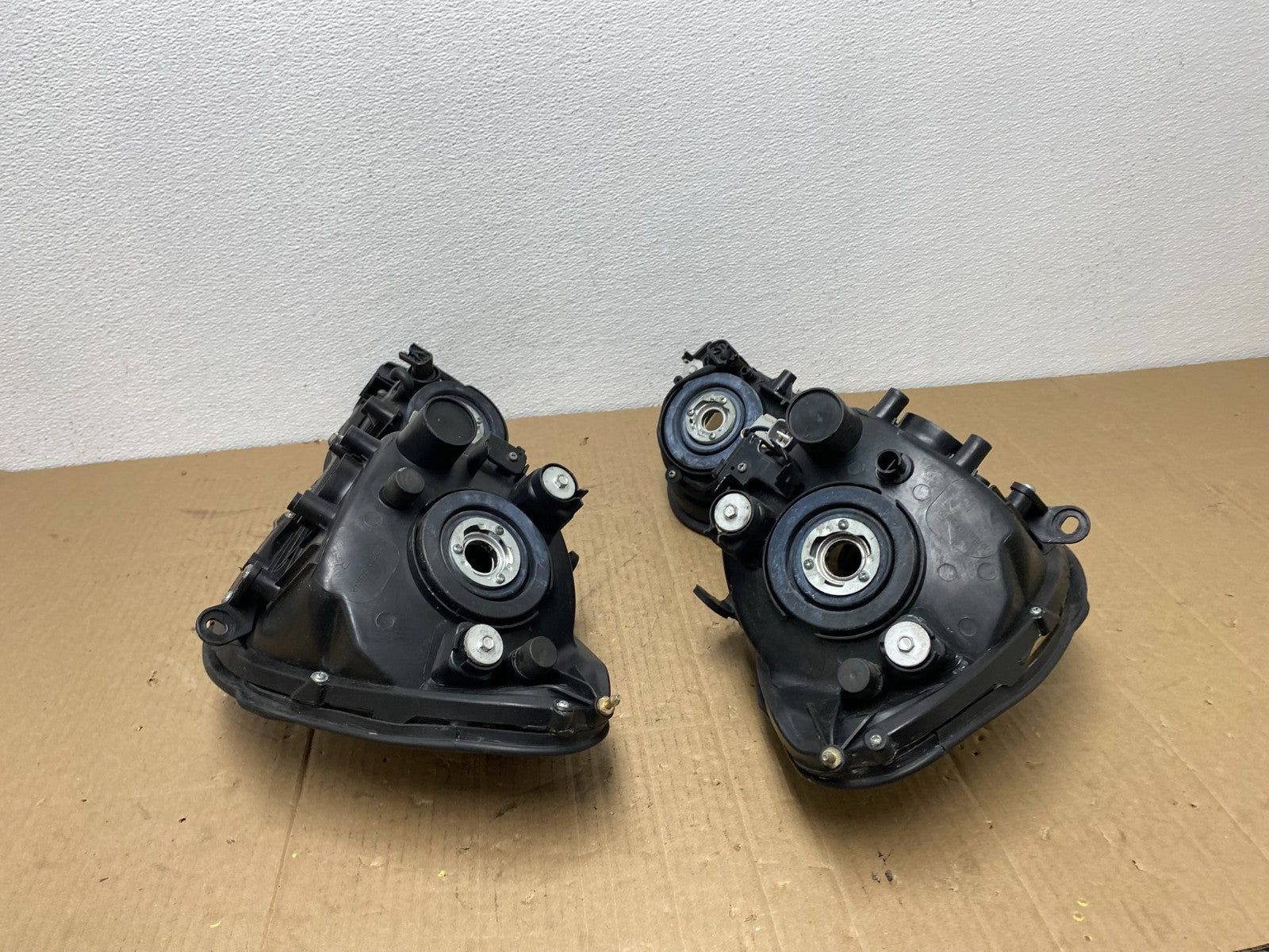 2001 to 2005 Lexus GS430 Gs300 Left+Right Headlights Halogen AB8250 DW10