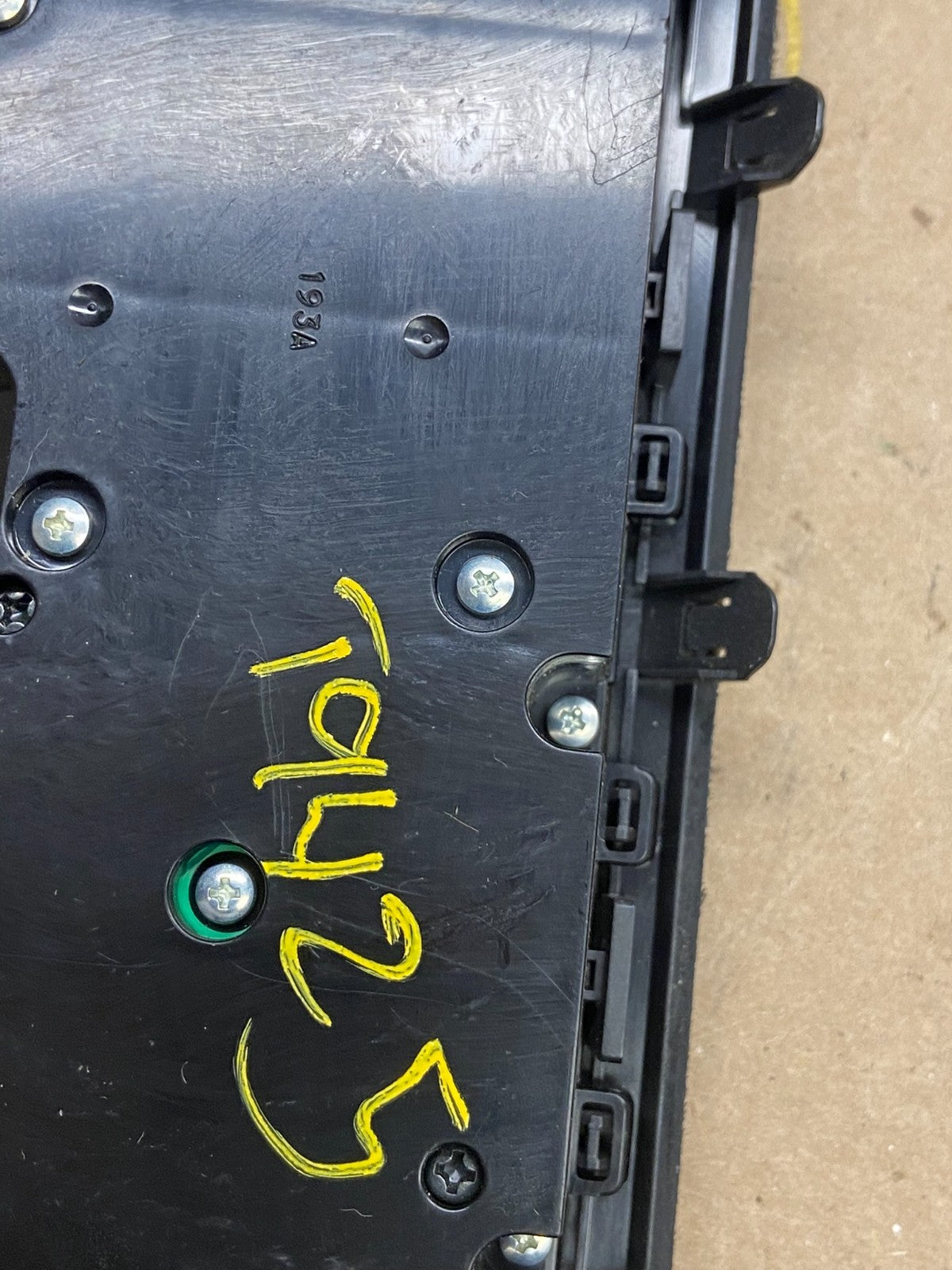 2009-2014 Nissan Murano AM FM Radio CD Control Panel T9225 DG6