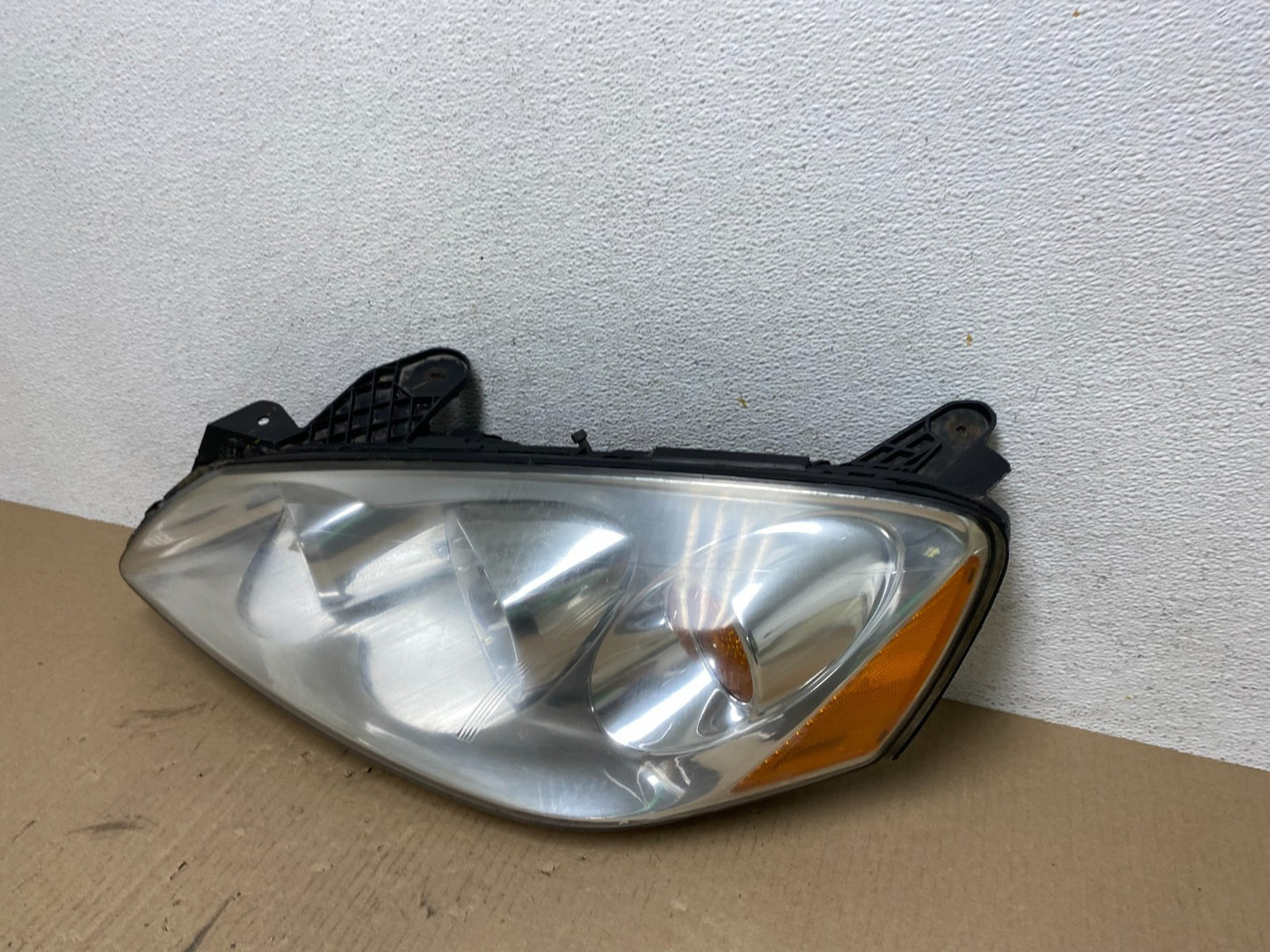 2005 to 2009 Pontiac G6 Headlight Left Driver LH Side Halogen AE7024 DW1
