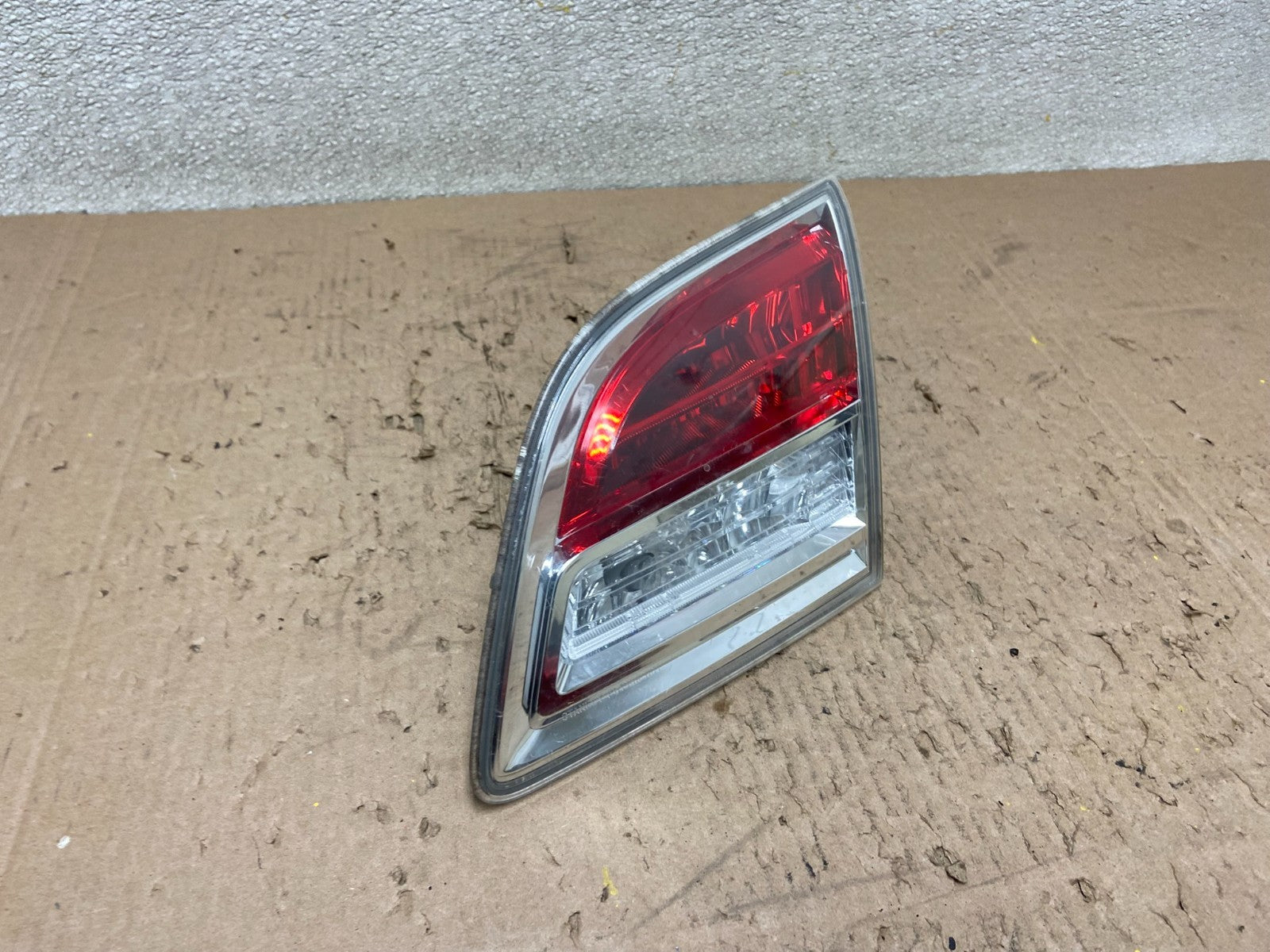 2007 2008 2009 Mazda Cx-9 Right Passenger Rh Side Inner Tail Light Oem Y0658 DW2
