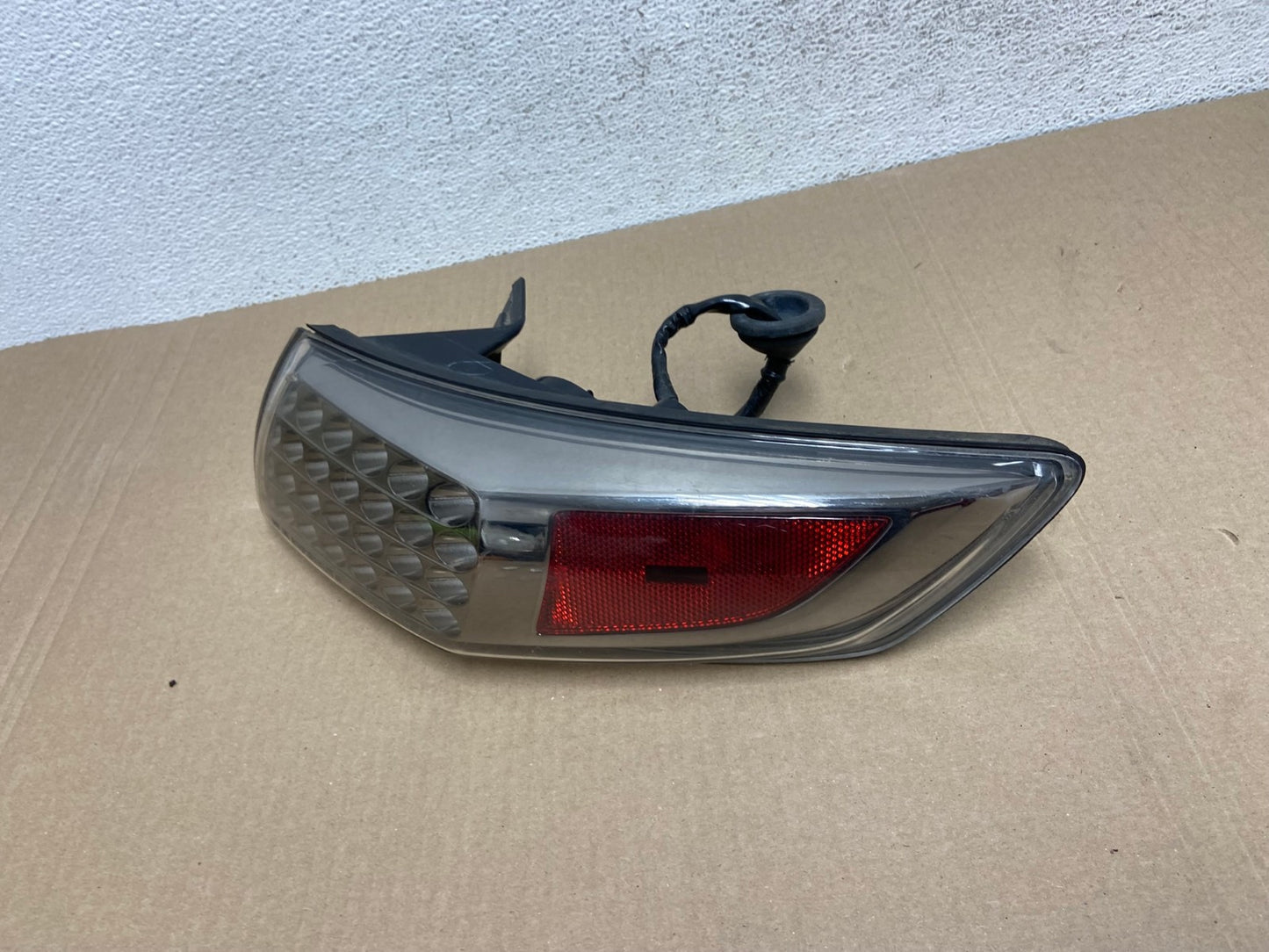 2006 2007 2008 Infiniti FX35 Right Passenger Smoked lens Tail Light AE94031