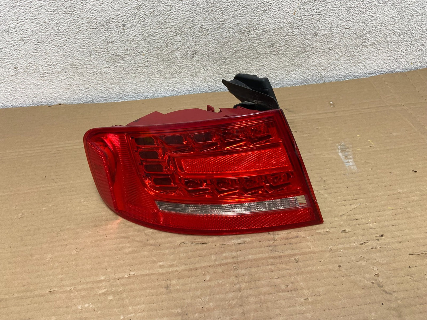 2009 - 2012 Audi A4 Sedan Left Driver Side LED Lh Tail Light AG8971 DW0