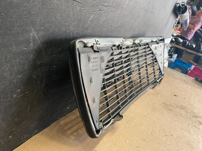 1994 - 1999 Mercedes-Benz W140 S600 S500 S320 Front Upper Grille OEM N9009 DG7