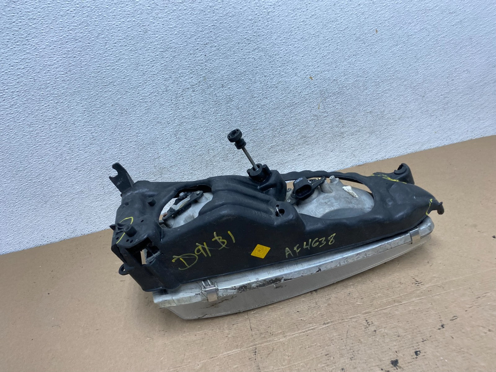 1995 to 1996 Toyota Camry Left Driver LH Side Headlight AF4638 DW12