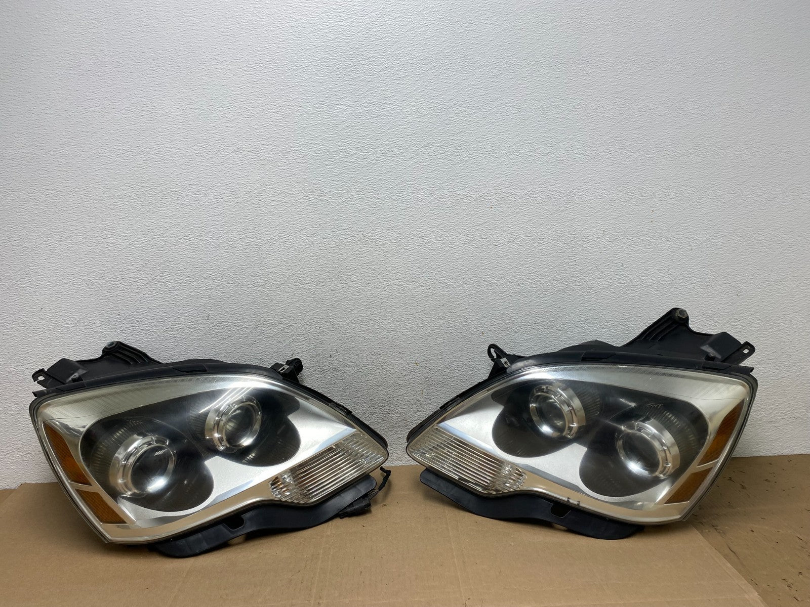 2007 to 2012 Gmc Acadia Halogen Headlights Left+Right Side AE4888 DW0