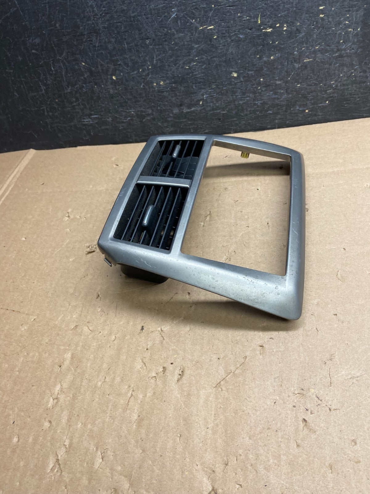 2009 to 2013 Subaru Forester Dash Radio Trim Bezel Center Vent AI6386 DG3