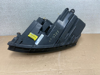 2011 to 2014 Volkswagen Jetta Right Passenger RH Headlight Halogen AA8721 DW7