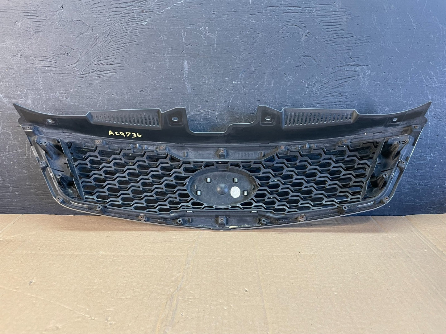 2010 to 2013 Kia Forte Koup Black Front Upper Bumper Grill Grille AC9736 DW3
