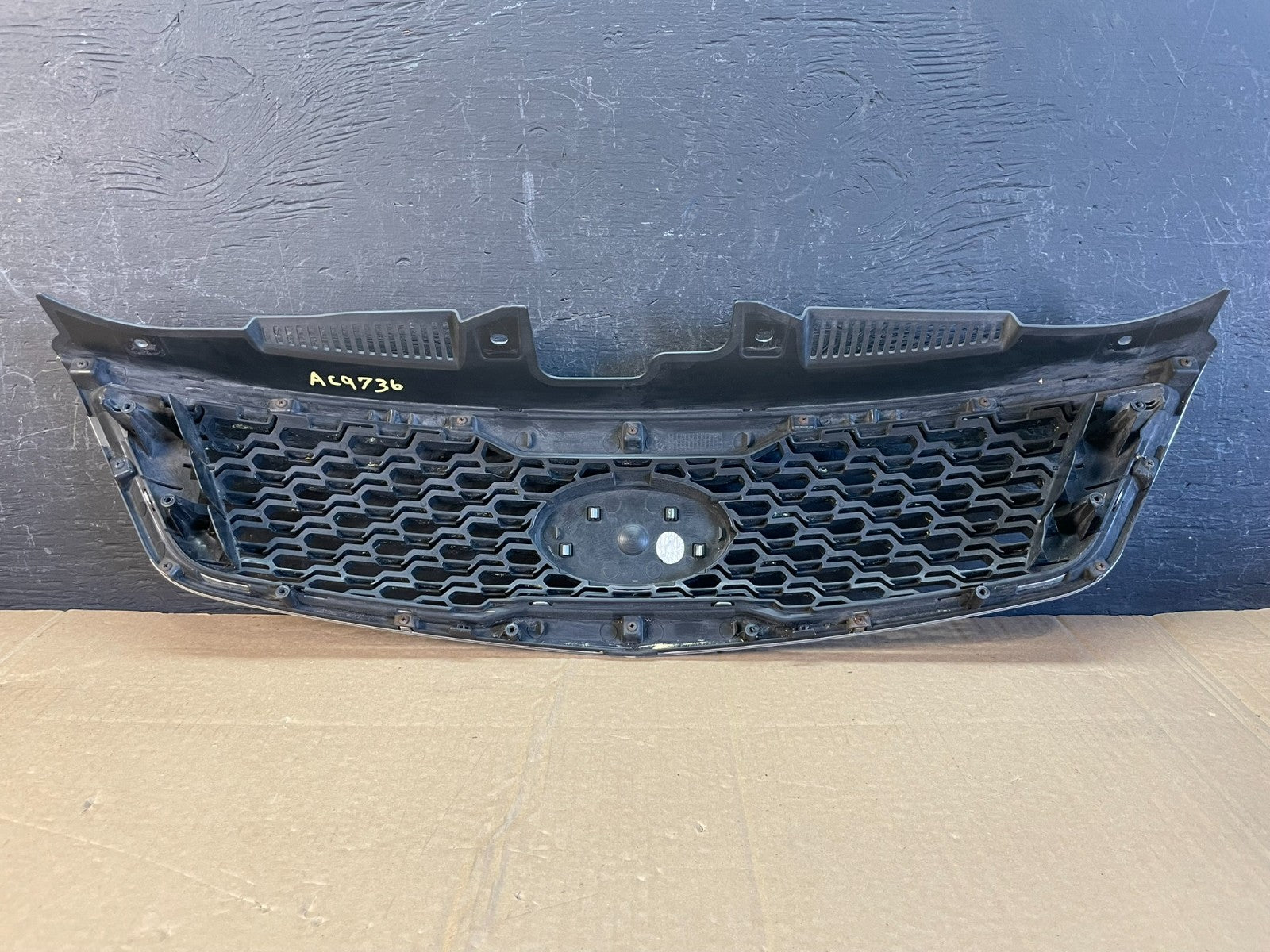 2010 to 2013 Kia Forte Koup Black Front Upper Bumper Grill Grille AC9736 DW3