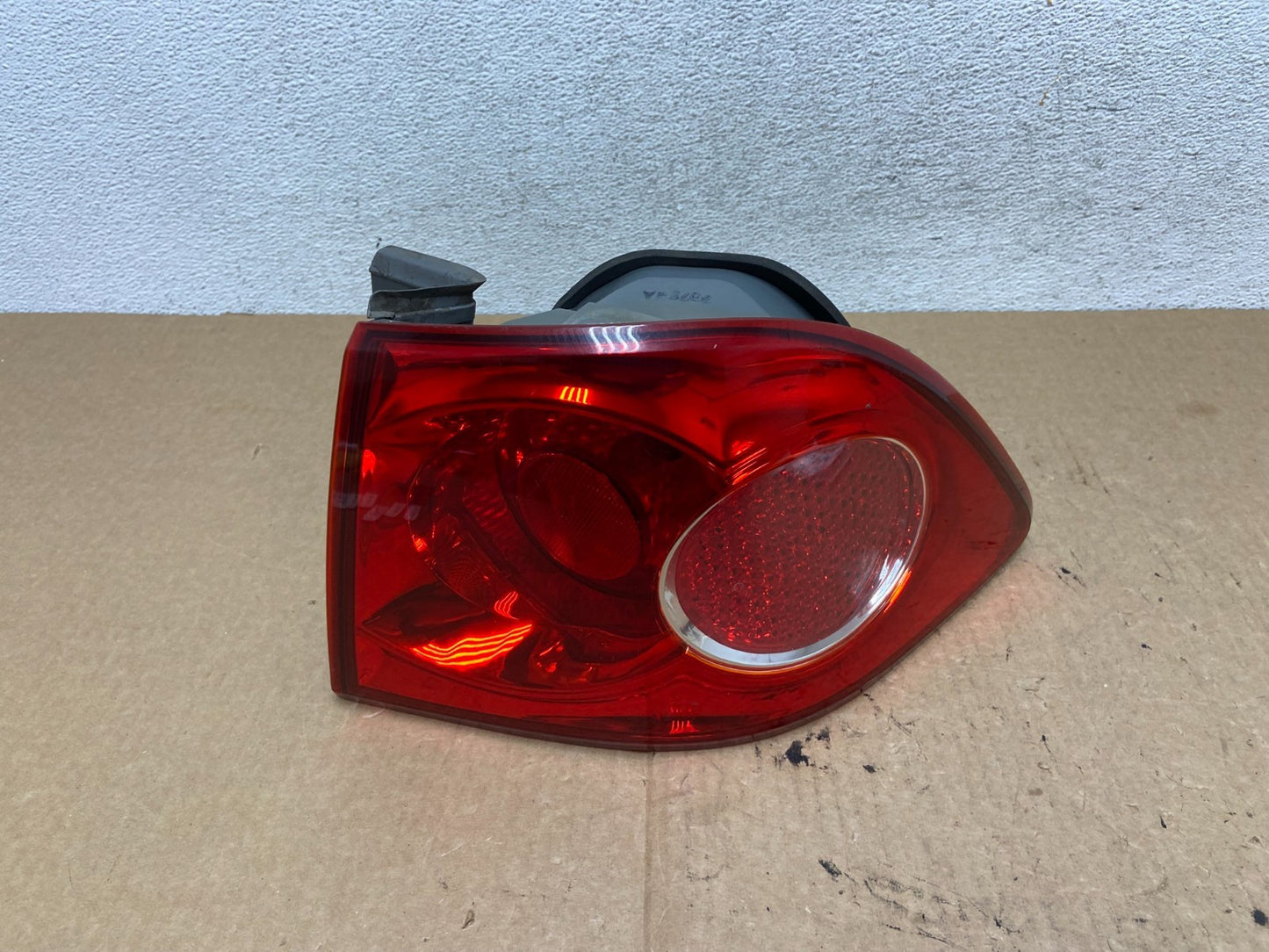 2006-2008 Kia Optima Right Passenger RH Side Tail Light af9743 DG0