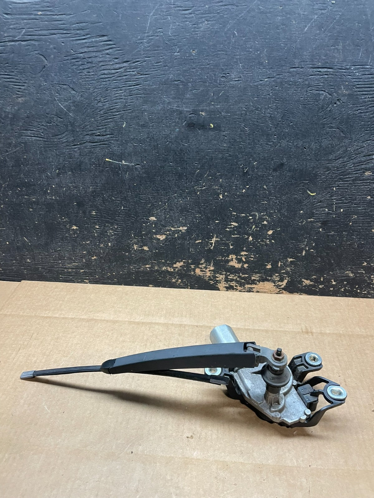 2006 to 2009 Volkswagen Golf Rear Windshield Wiper Motor OEM AA9012 DG2